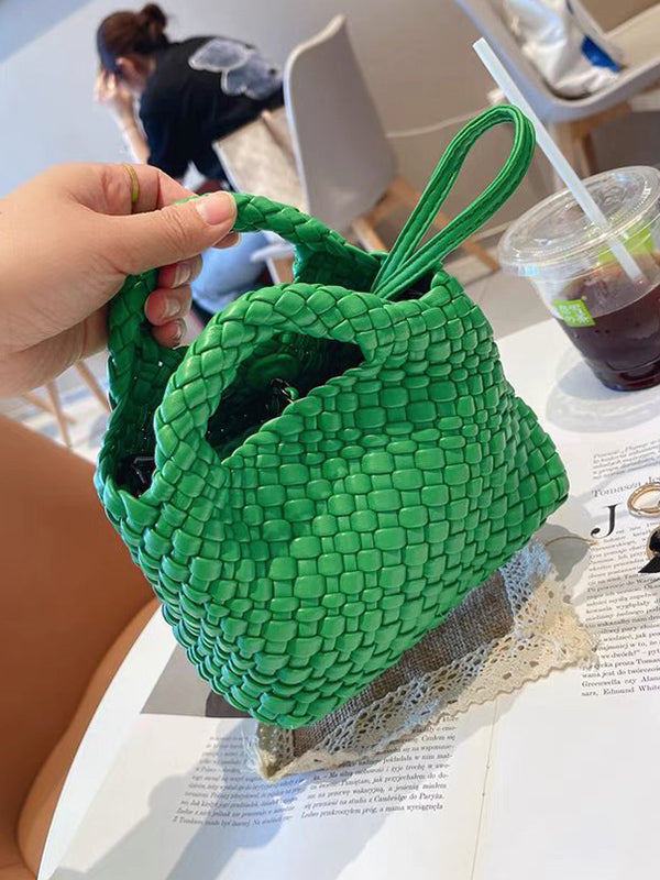 Well Tailored Bag with a Graceful Silhouette