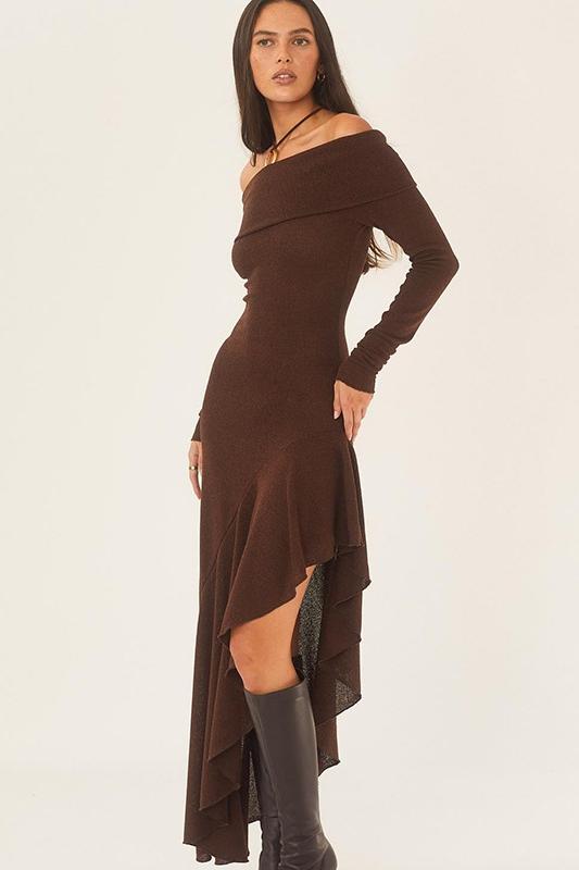 Effortlessly Elegant Dress with a Timeless Design