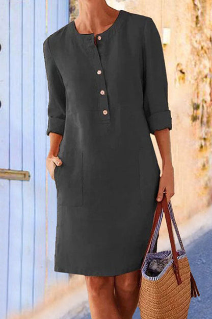 Effortlessly Elegant Dress with a Timeless Design