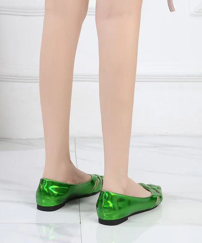 Well Tailored Shoes with a Graceful Silhouette