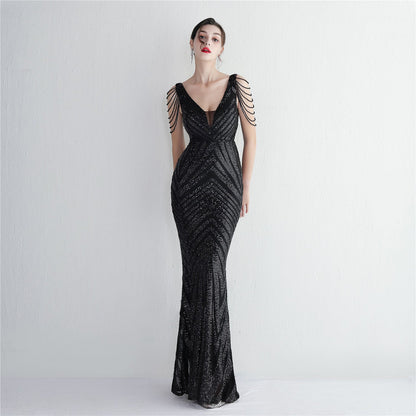 Beautifully Finished Dress in a Timeless Design