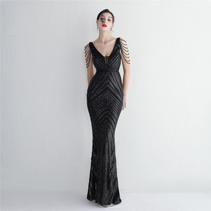 Beautifully Finished Dress in a Timeless Design