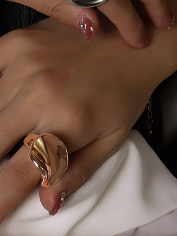 Effortlessly Elegant Garment with a Timeless Design