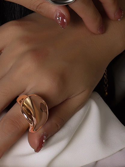 Effortlessly Elegant Garment with a Timeless Design
