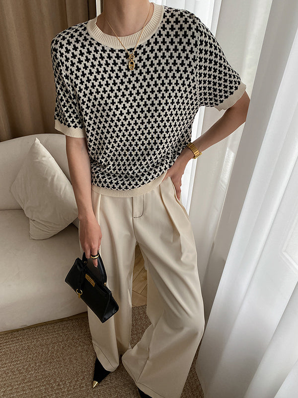 Effortlessly Elegant Sweater with a Timeless Design