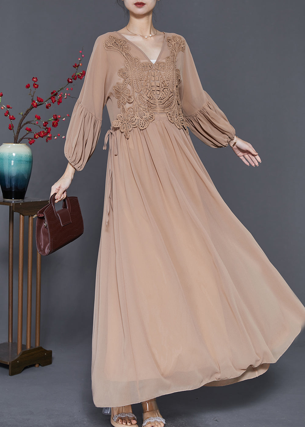 Well Tailored Dress with a Graceful Silhouette
