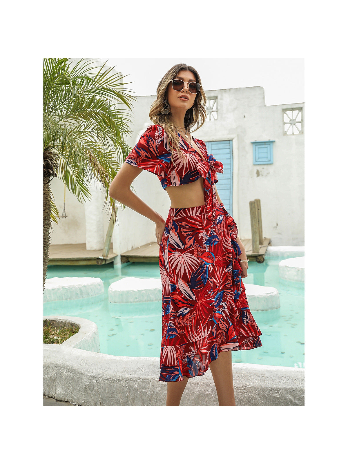 Well Tailored Top with a Graceful Silhouette