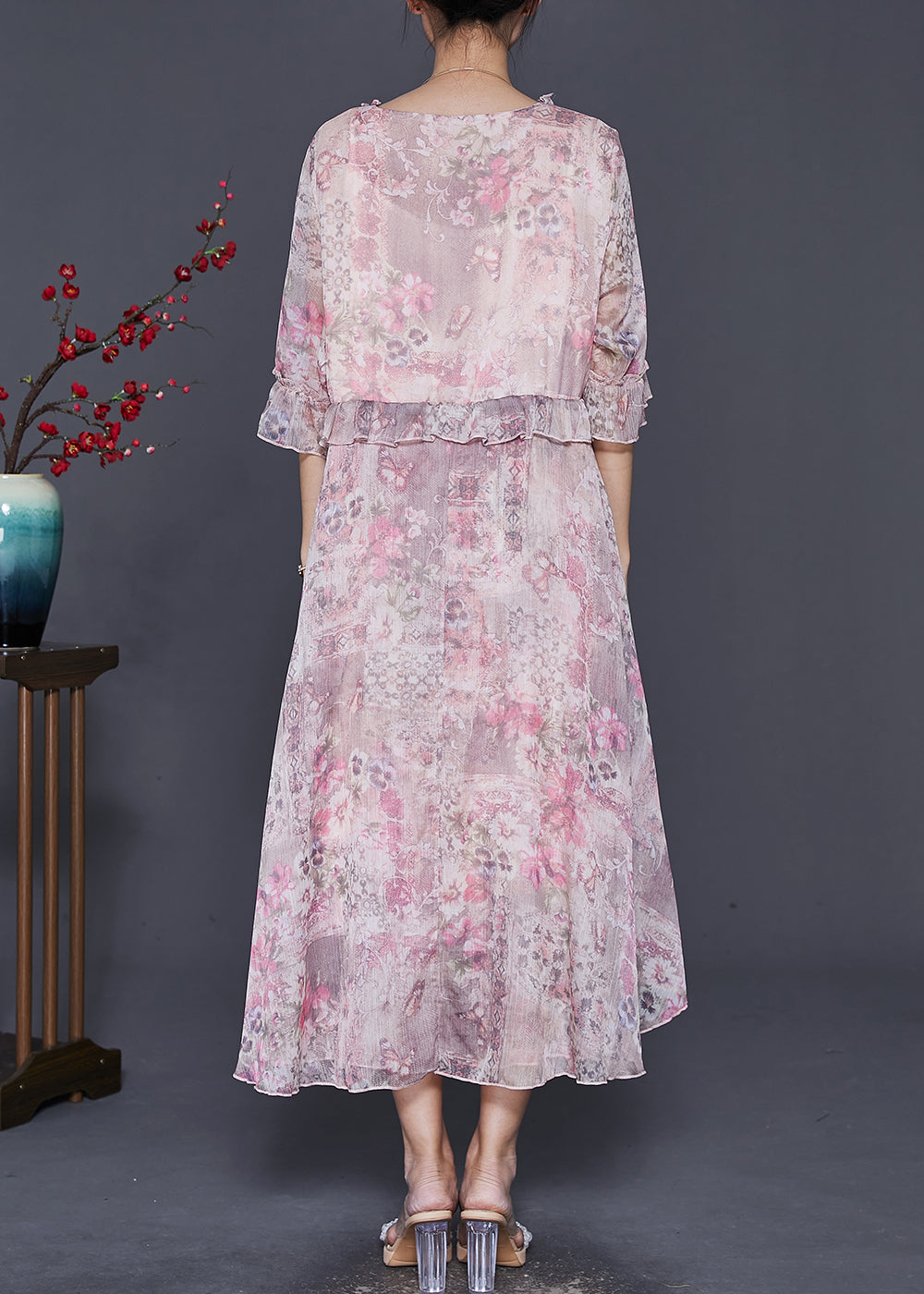 Beautifully Finished Dress in a Timeless Design