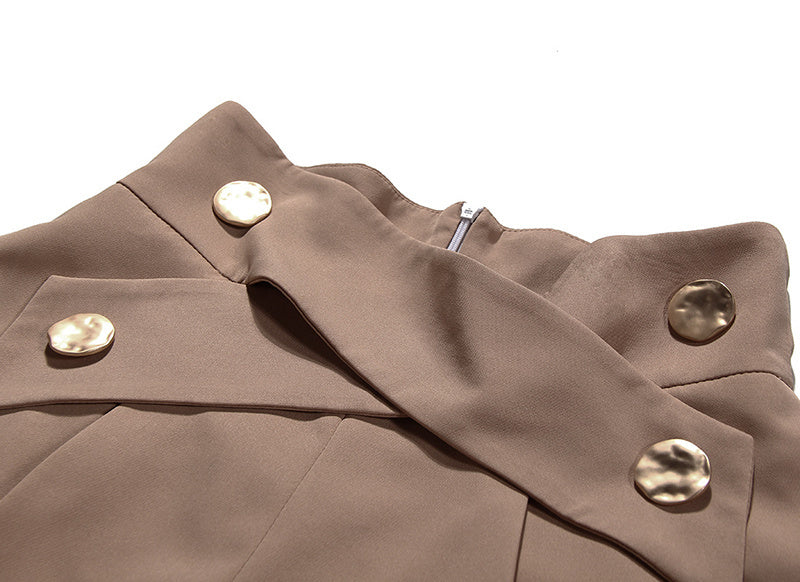Effortlessly Elegant Garment with a Timeless Design