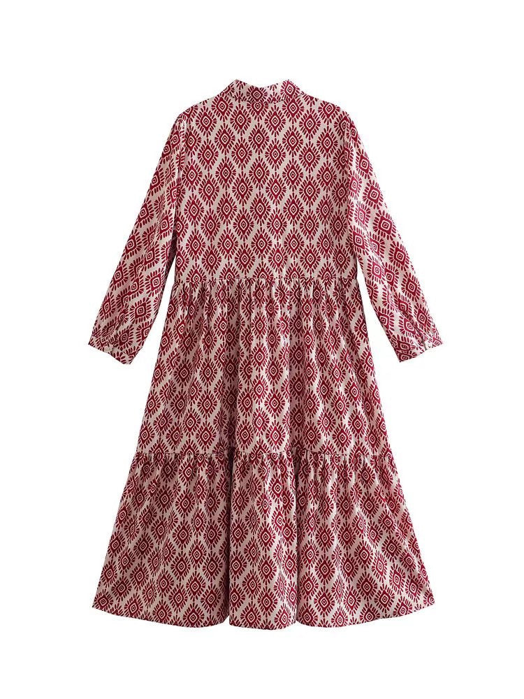Well Tailored Dress with a Graceful Silhouette