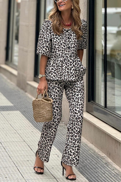 Well Tailored Pants with a Graceful Silhouette