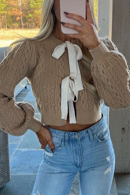 Effortlessly Elegant Sweater with a Timeless Design