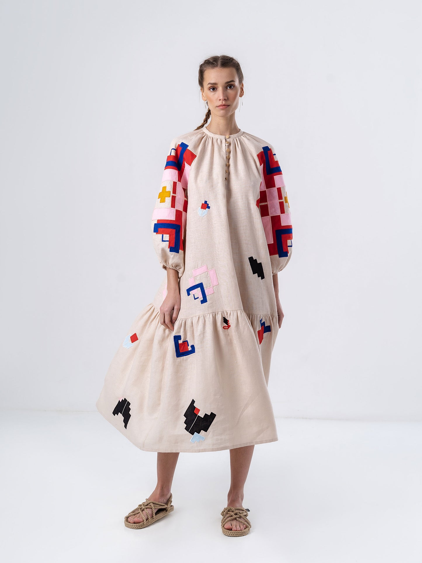 Effortlessly Elegant Dress with a Timeless Design