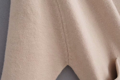 Well Tailored Cardigan with a Graceful Silhouette