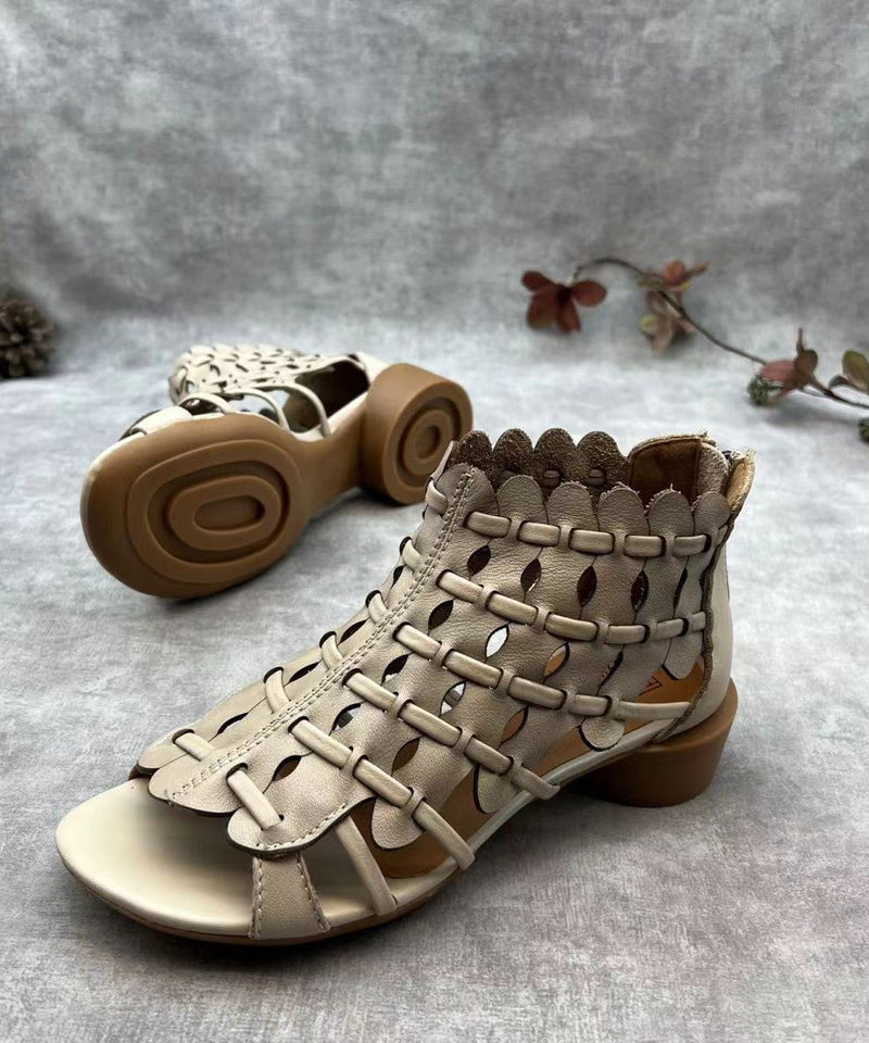 Effortlessly Elegant Sandals with a Timeless Design