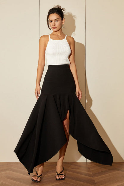 Effortlessly Elegant Garment with a Timeless Design