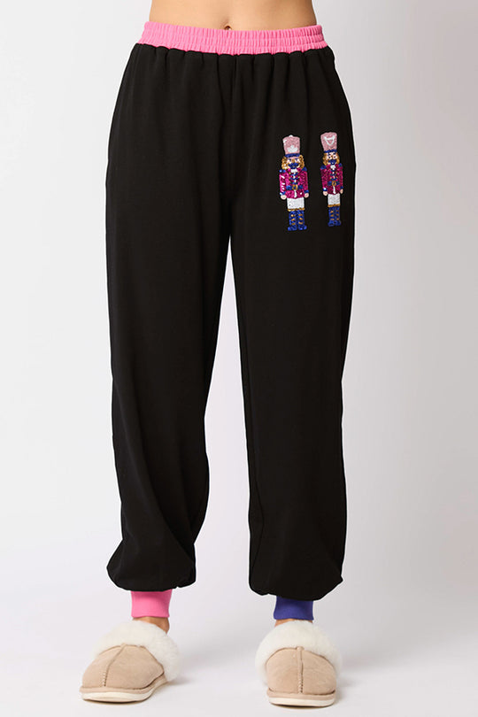 Effortlessly Elegant Pants with a Timeless Design