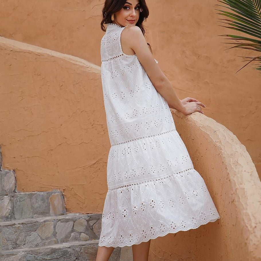 Well Tailored Dress with a Graceful Silhouette
