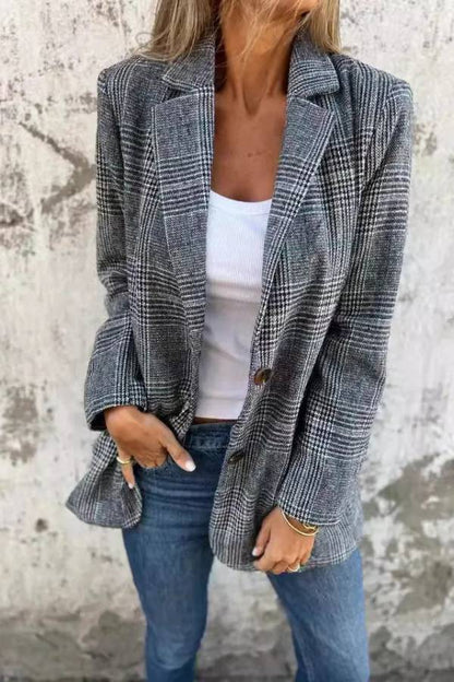 Gracefully Styled Coat for Any Occasion