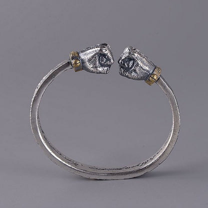 Well Tailored Garment with a Graceful Silhouette