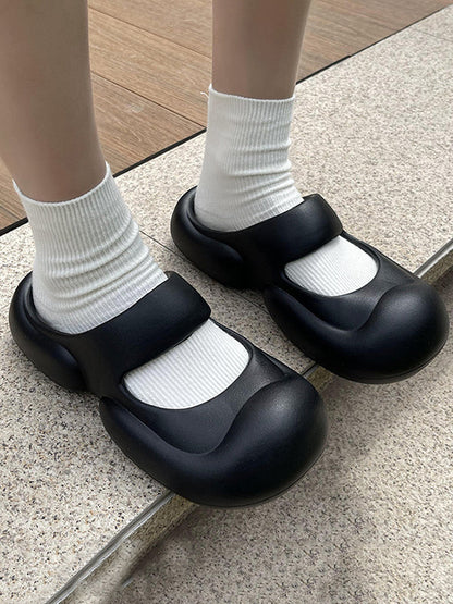 Effortlessly Elegant Sandals with a Timeless Design