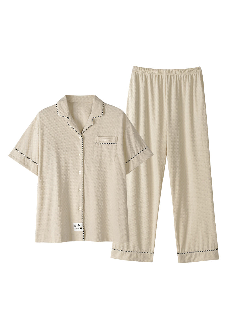 Effortlessly Elegant Garment with a Timeless Design