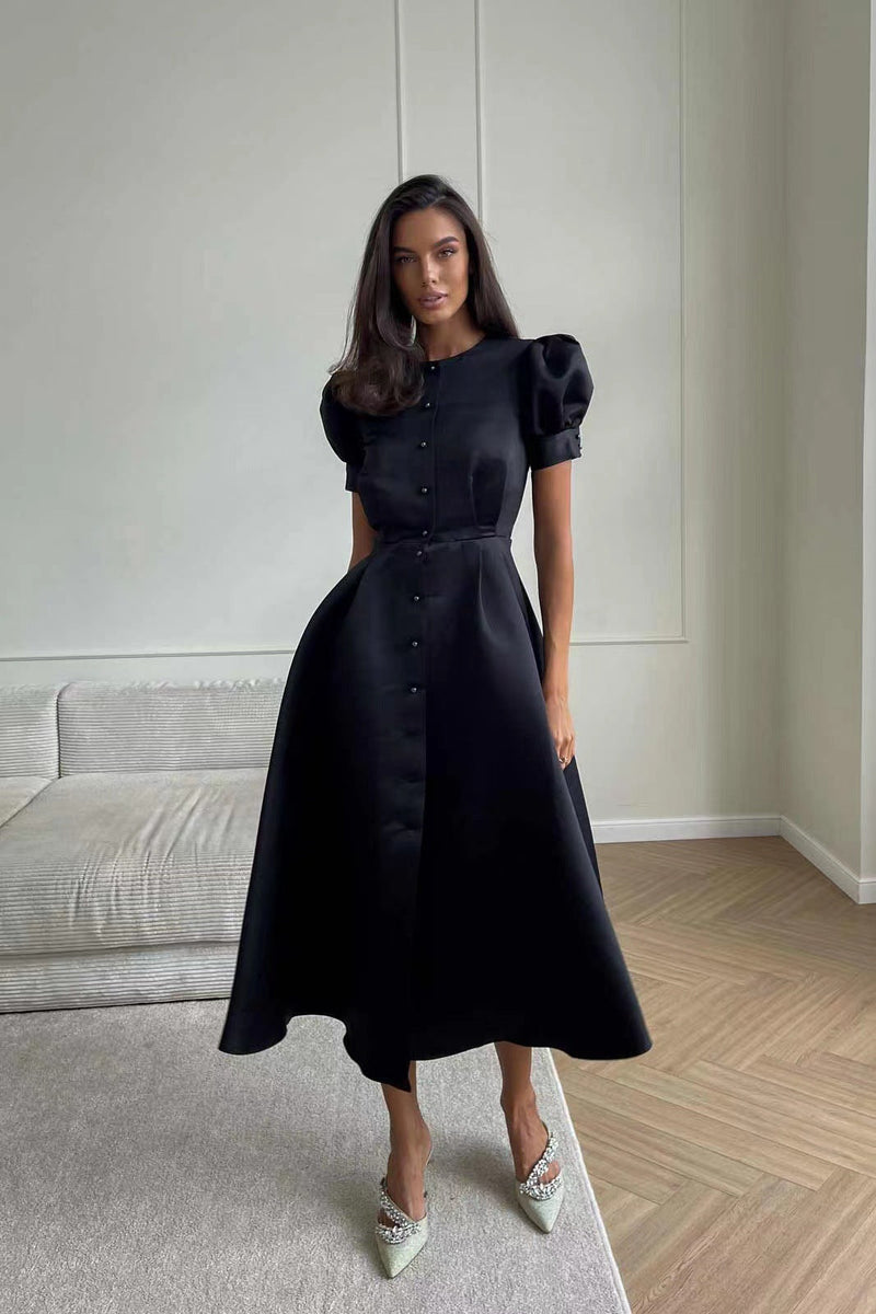 Beautifully Finished Dress in a Timeless Design