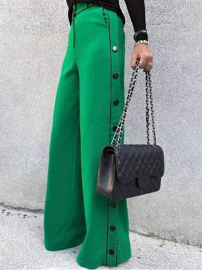 Effortlessly Elegant Pants with a Timeless Design