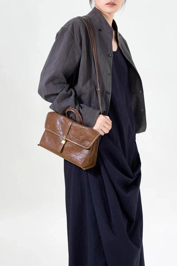 Effortlessly Elegant Bag with a Timeless Design