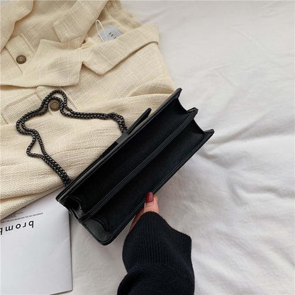 Beautifully Crafted Bag in a Classic Style