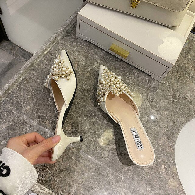 Well Tailored Heels with a Graceful Silhouette