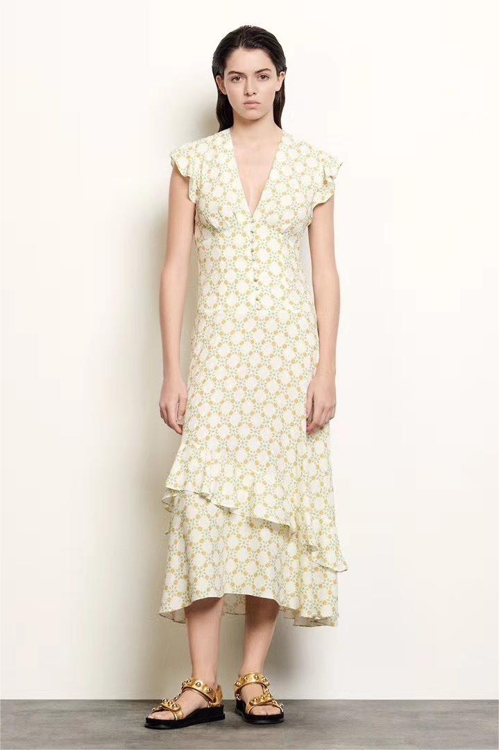 Beautifully Crafted Dress in a Classic Style