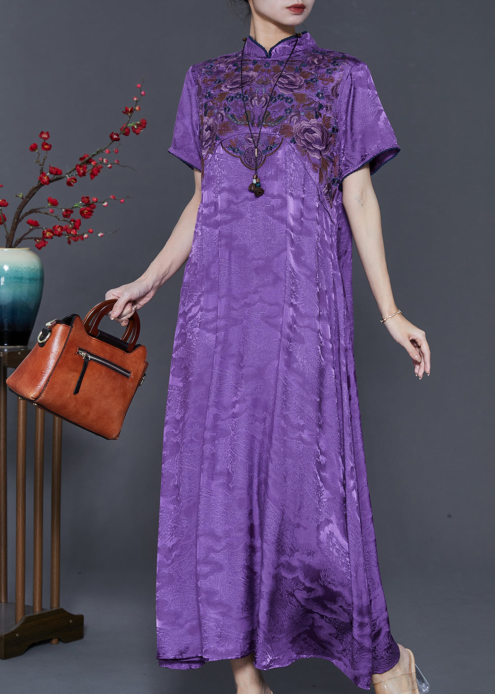 Well Tailored Dress with a Graceful Silhouette