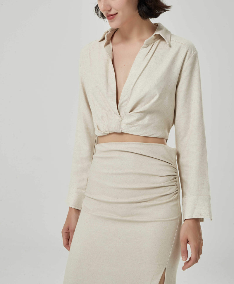 Effortlessly Elegant Garment with a Timeless Design