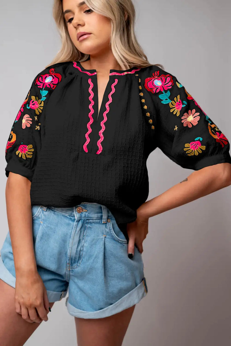 Effortlessly Elegant Blouse with a Timeless Design