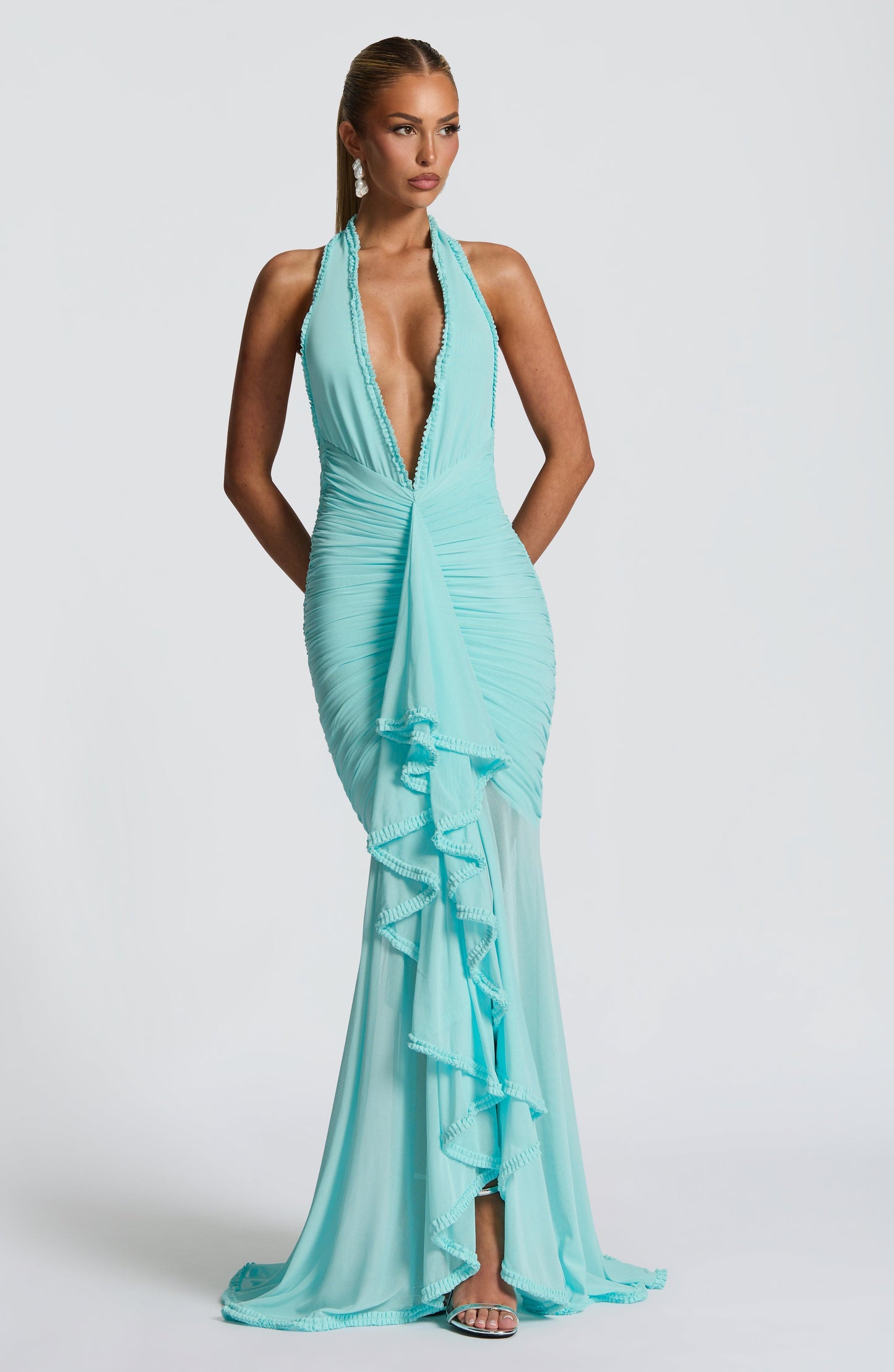 Well Tailored Dress with a Graceful Silhouette