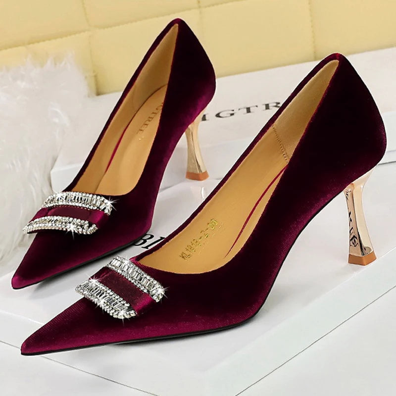 Beautifully Finished Heels in a Timeless Design