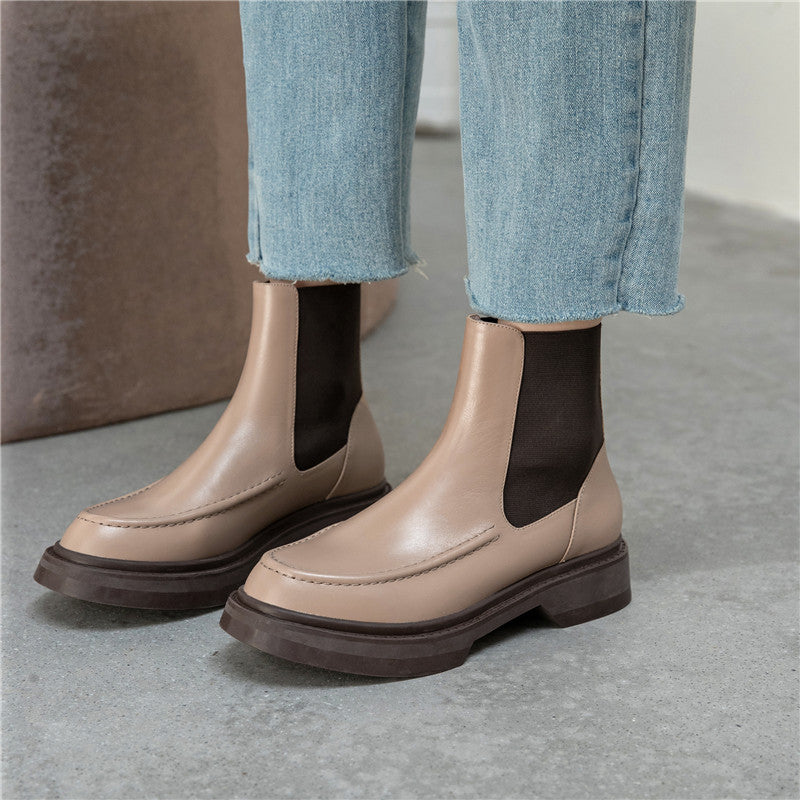 Elegantly Styled Boots for Everyday Wear
