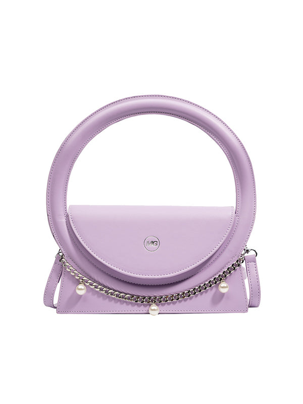 Well Tailored Bag with a Graceful Silhouette