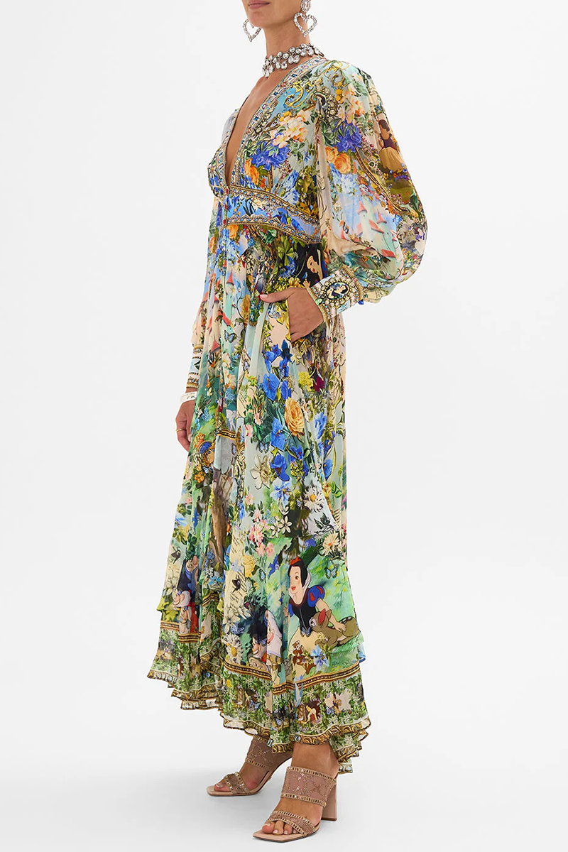 Beautifully Crafted Dress in a Classic Style