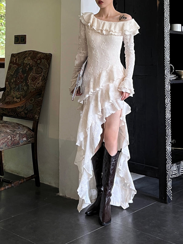 Well Tailored Dress with a Graceful Silhouette
