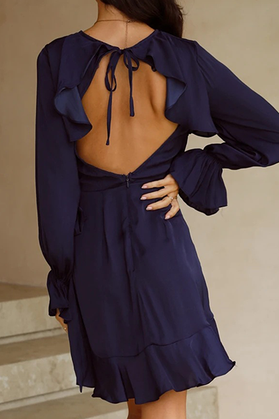 Beautifully Finished Dress in a Timeless Design