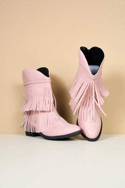 Well Tailored Boots with a Graceful Silhouette