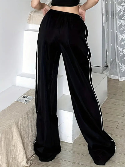 Well Tailored Pants with a Graceful Silhouette