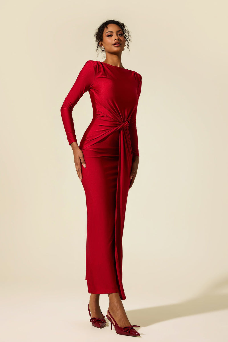 Beautifully Finished Dress in a Timeless Design