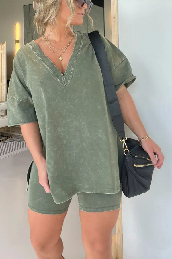 Effortlessly Elegant Garment with a Timeless Design