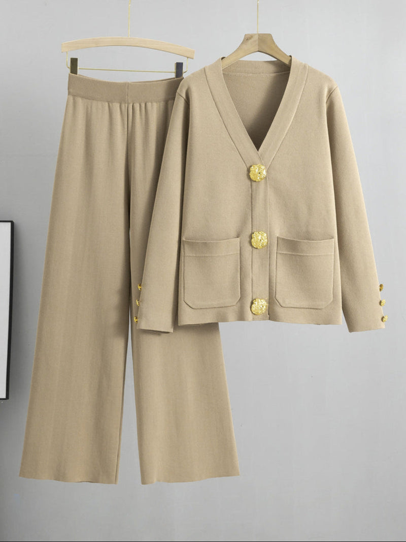 Well Tailored Cardigan with a Graceful Silhouette