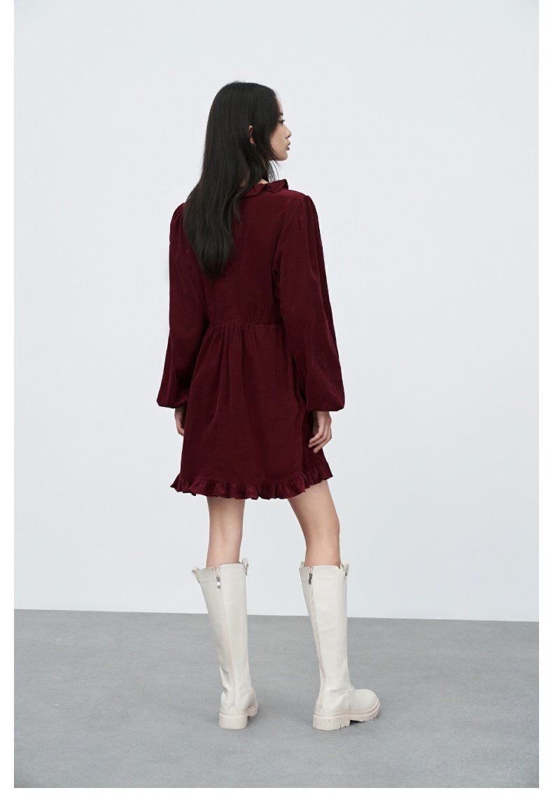 A Vintage Style Dress with Delicate Timeless Details