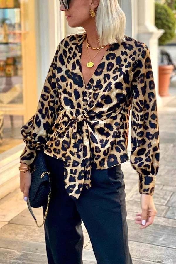 Effortlessly Elegant Blouse with a Timeless Design