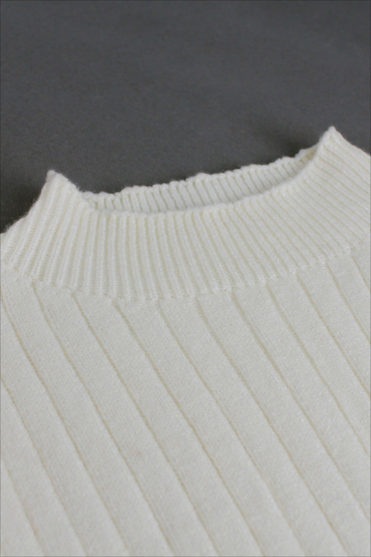 Well Tailored Sweater with a Graceful Silhouette